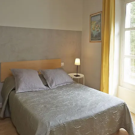 Le Foch Hotel *